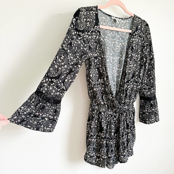 American Eagle Outfitters Black Pink Ditzy Floral Boho Romper sz XXS - Picture 8 of 13